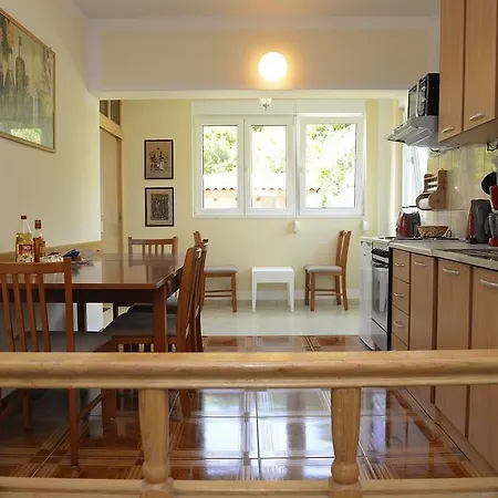 Bella Vista Apartment